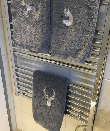 MÖVE Superwuschel stone, Handtuch 50 x 100 cm mit HIRSCH