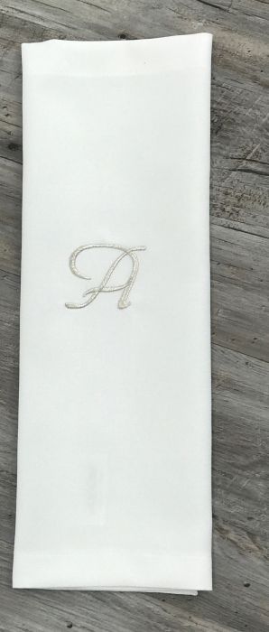 -Loft Serviette mit Buchstaben in SILBER Metallgarn bestickt