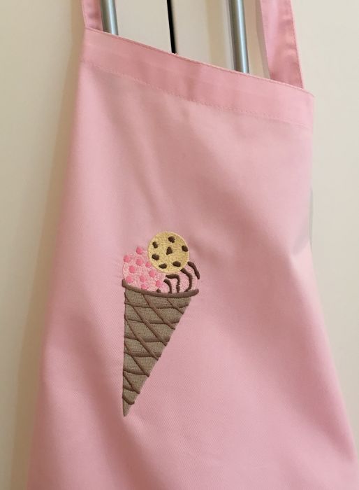 - Bestickte Latzschürze rosa mit Eis
